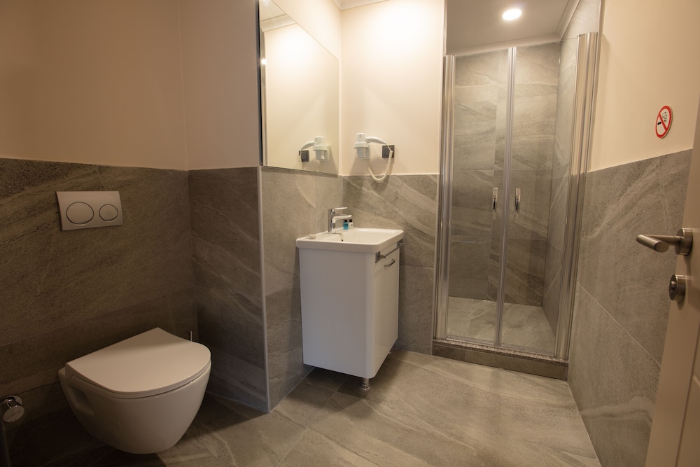Valent Otel Business