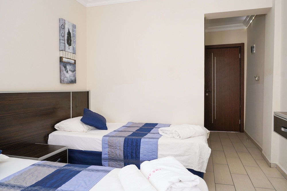 Aristo Hotel
