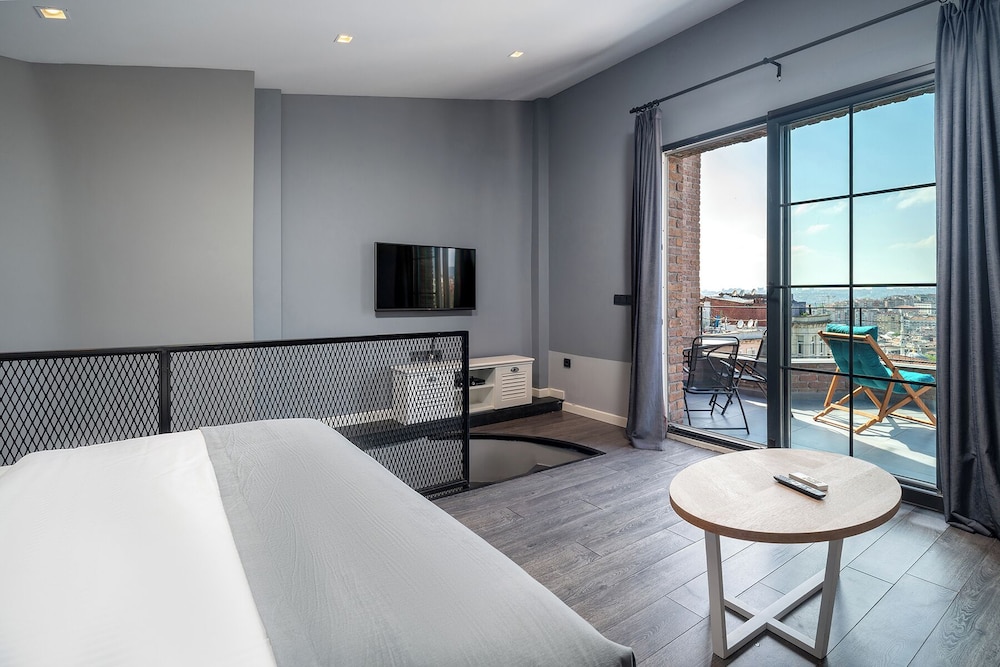 Urban Quarters Loft