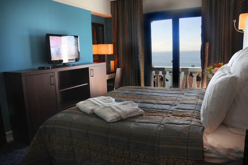 Paradise Island Hotel