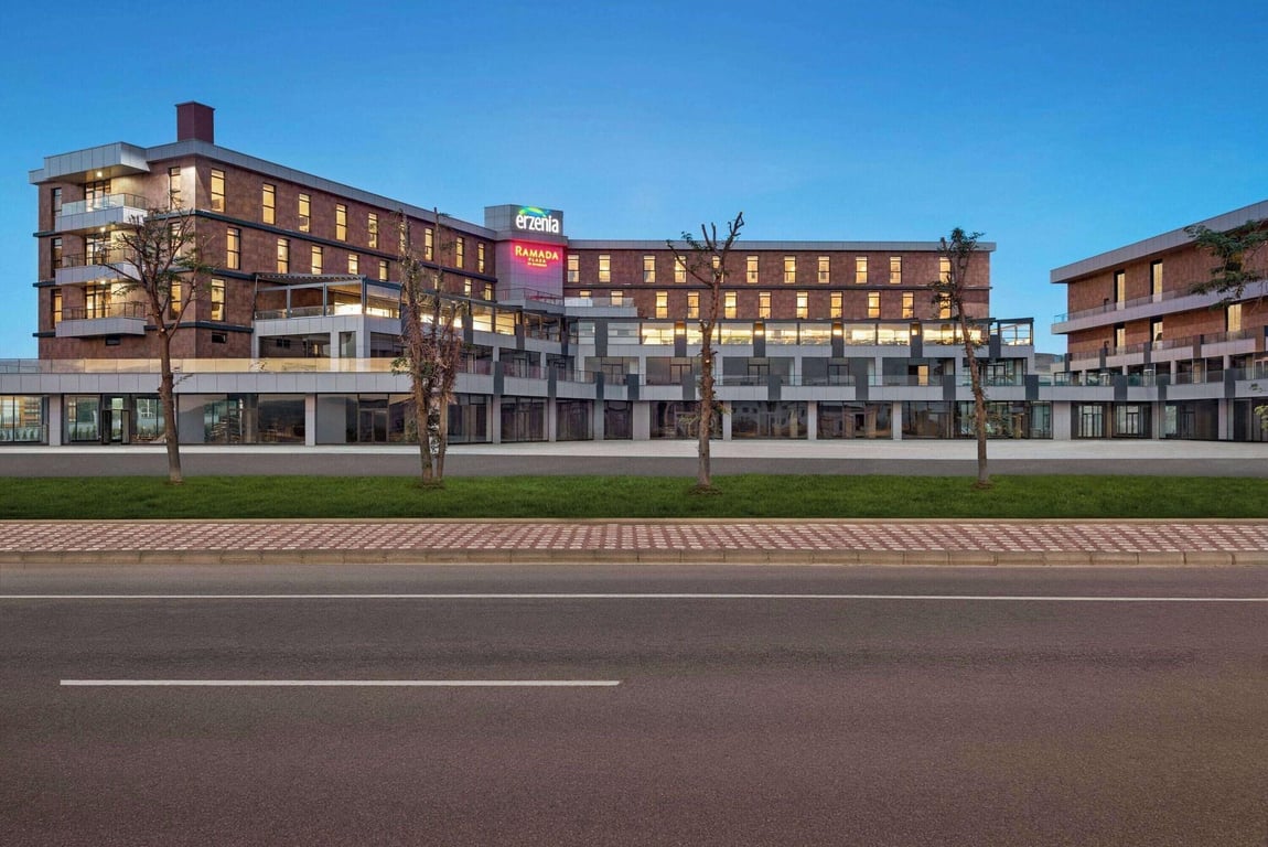 Ramada Plaza By Wyndham Batman