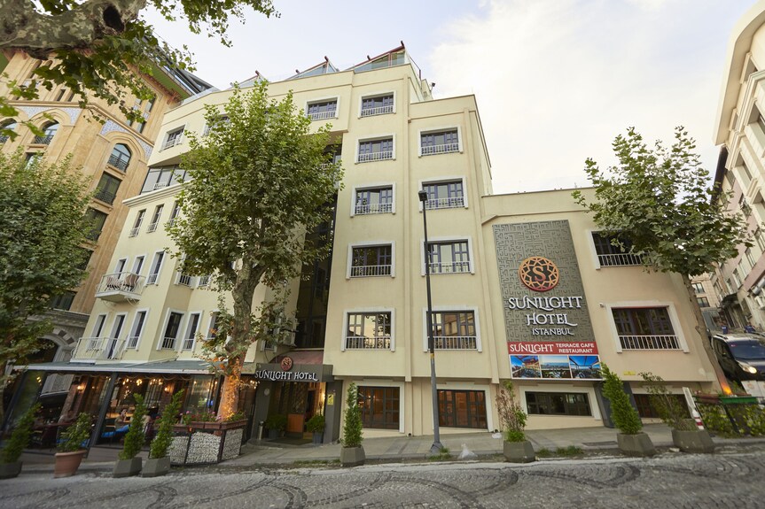 Sunshine Hotel