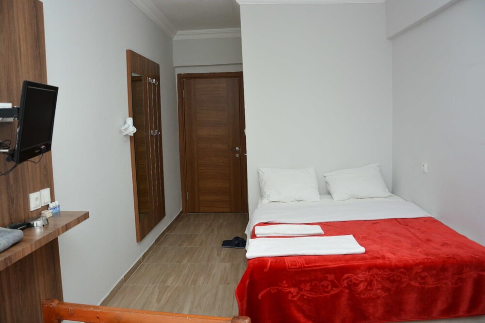 Altug Hotel