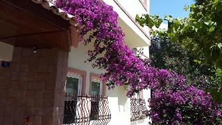 The S Aparts And Suites Hotel