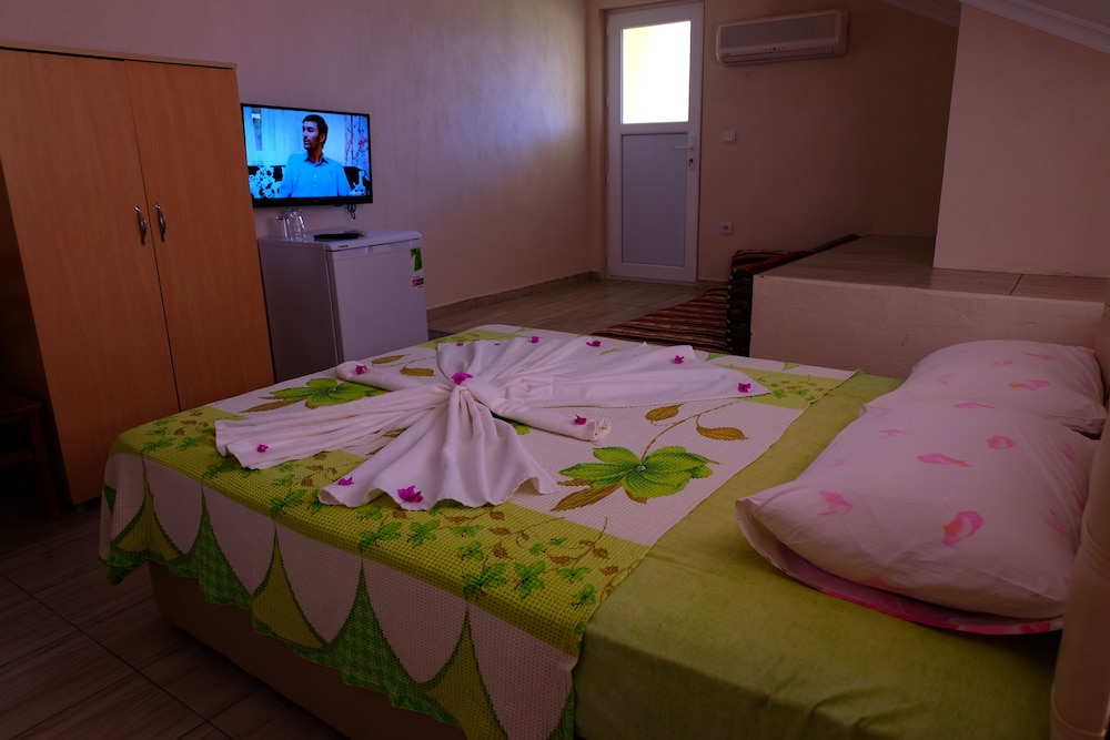 Karaca Apart Hotel (82Km Away From Marmaris)
