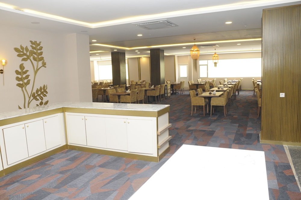 Yenİ Sevcan Hotel (25km Away From Istanbul)