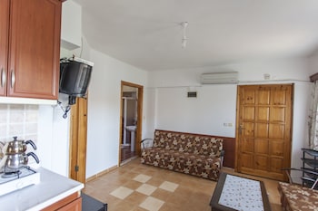 Mevsim Otel