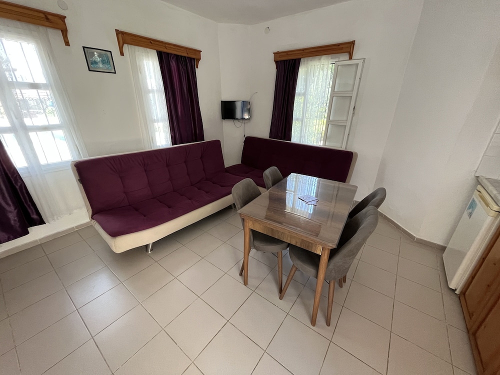 Ege Apartments