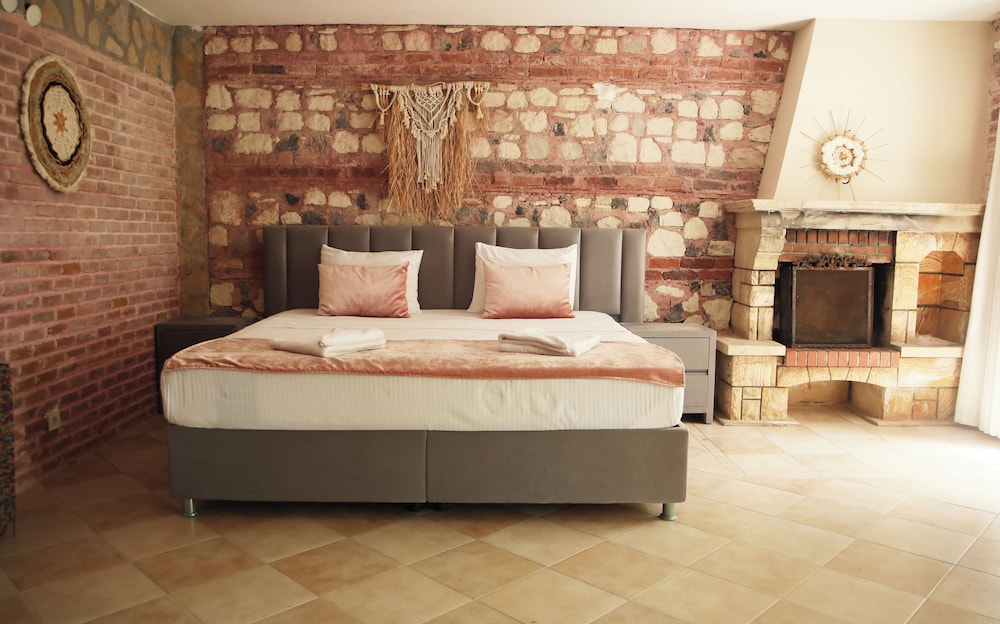 Espİra Casper Otel(49km Away From Izmir)