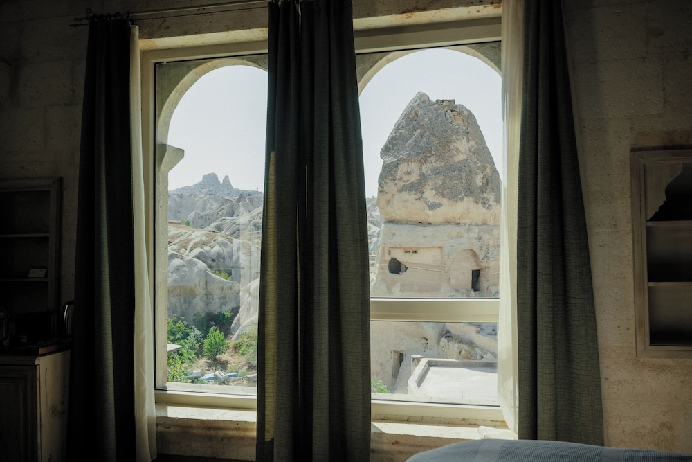 Aza Cave Hotel Special Class (also Known As Aza Cave Hotel)