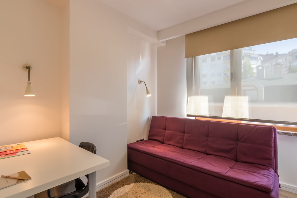 Aura Suites (13 Km Away From Istanbul)