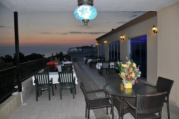 Beachway Hotel (74km Away From Antalya)