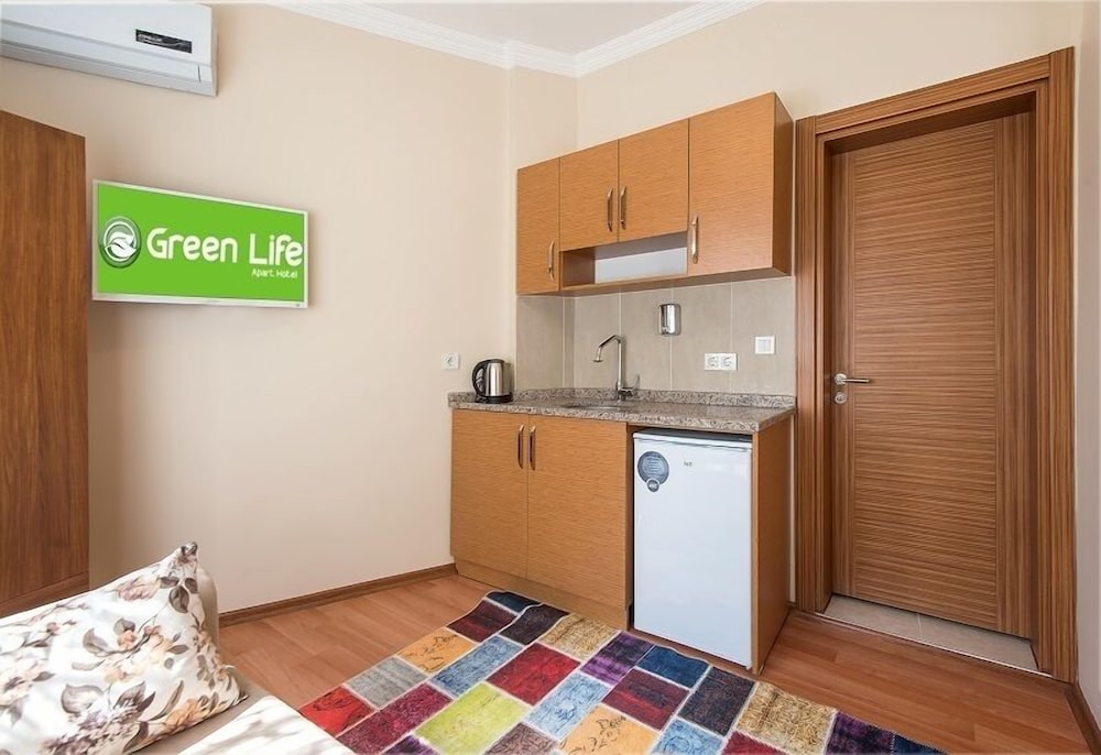 Green Life Apart Hotel