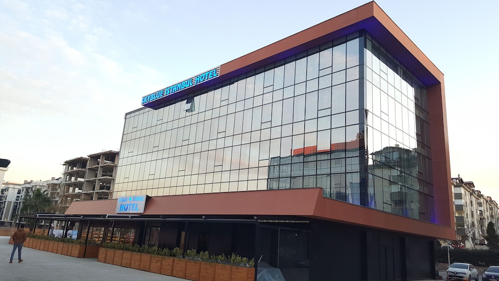 Skyblue Istanbul Hotel (42km Away From Istanbul)