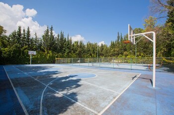 Tacün Nisa Resort (59km Away From Antalya)