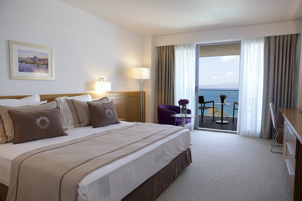 On Live Hotel(Also Known As On Live Deluxe Hotel)