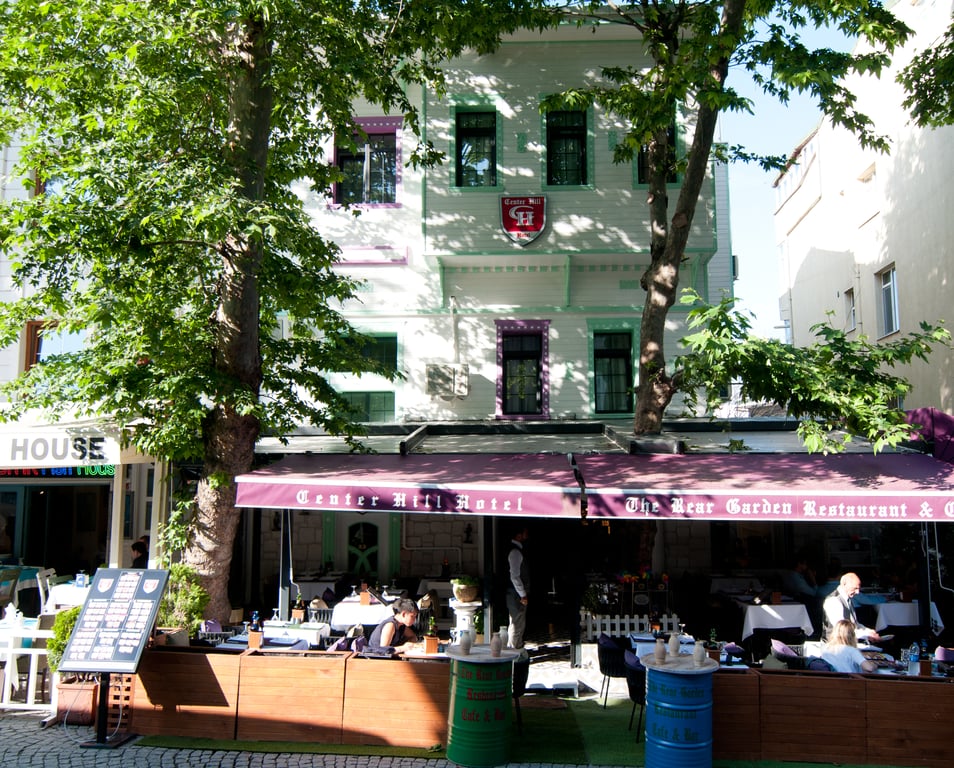 Center Hill Hotel