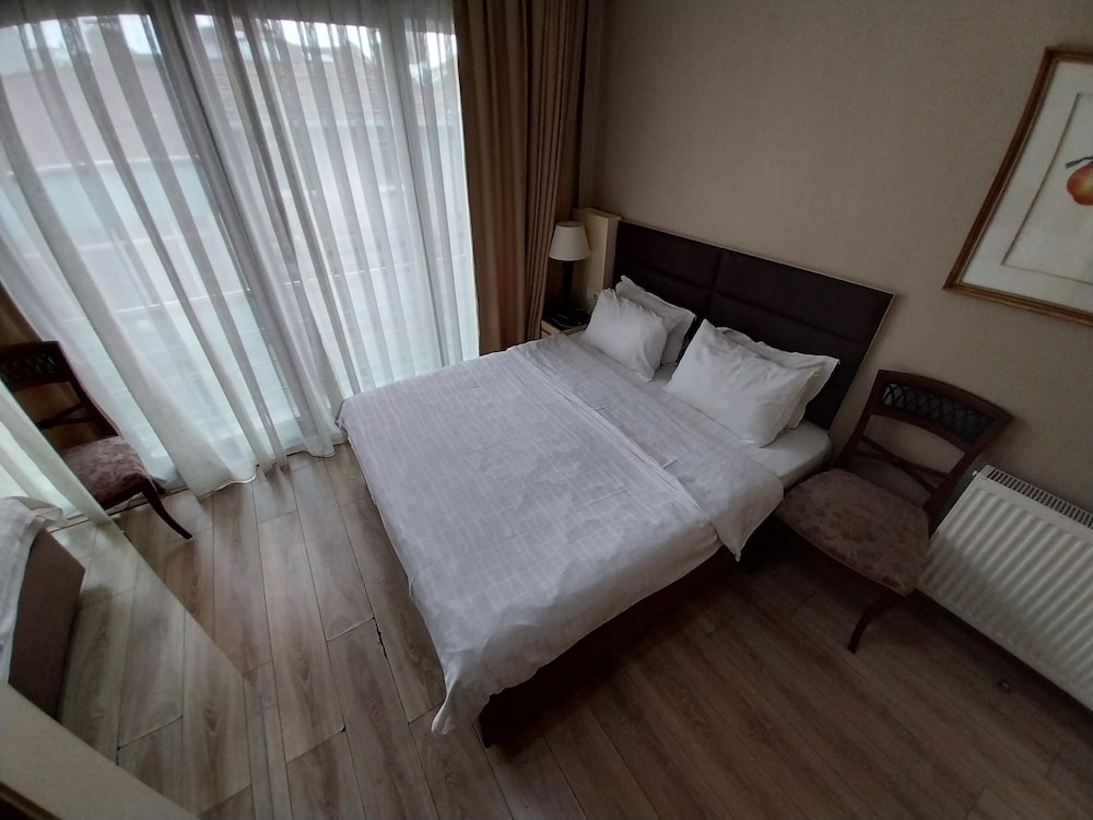 Evoda Hotel