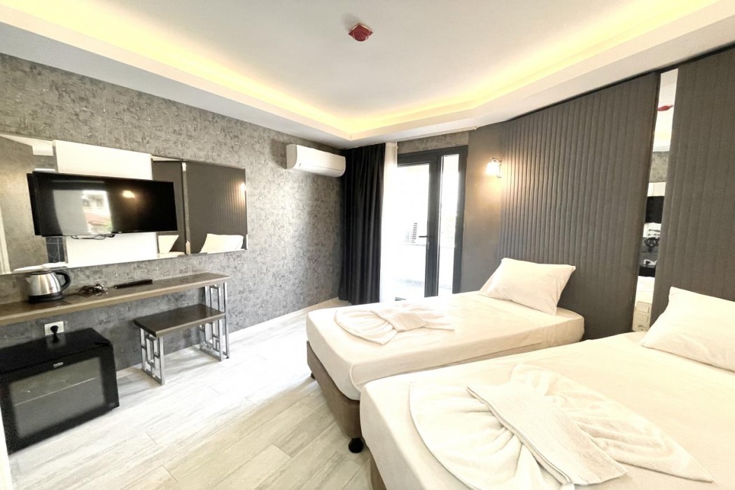 Emilia Hotel