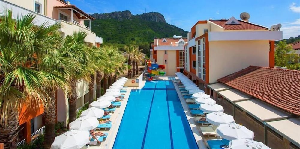 Lavia Hotels Kemer (59Km Away From Antalya)
