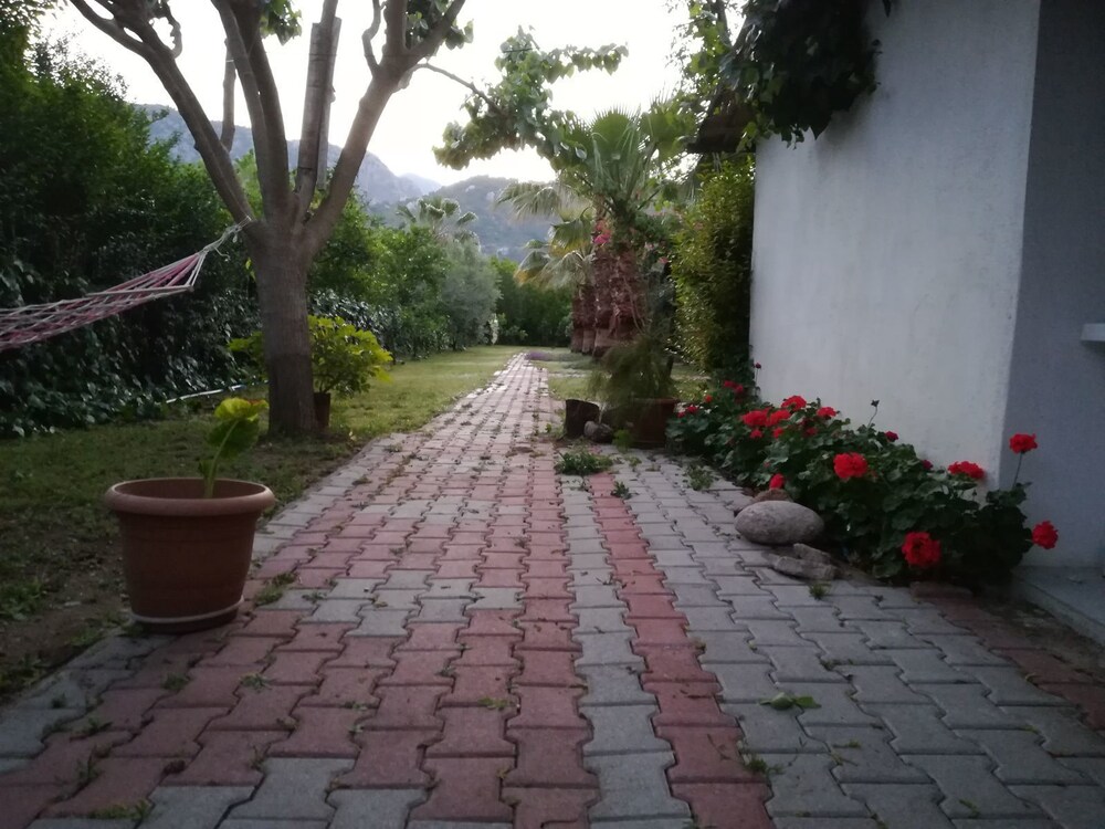 Kervan Pansiyon(79Km Away From Antalya)