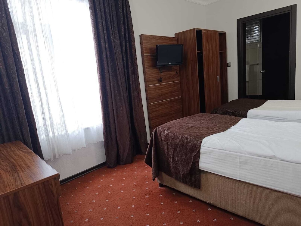 Pirotel Hotel