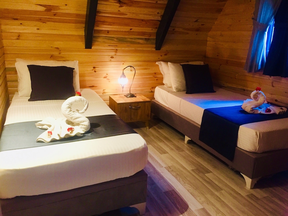 Garden Bungalow (27 Km Away From Antalya)