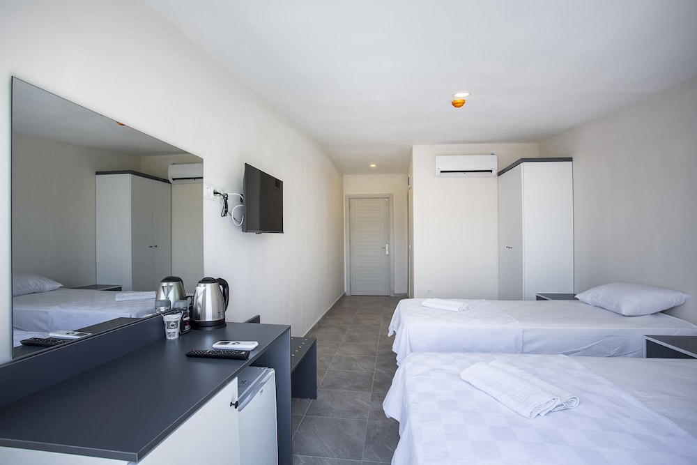 Lofts Alanya Luna (Limited Hours Front Desk Need To Contact Property In Advance)