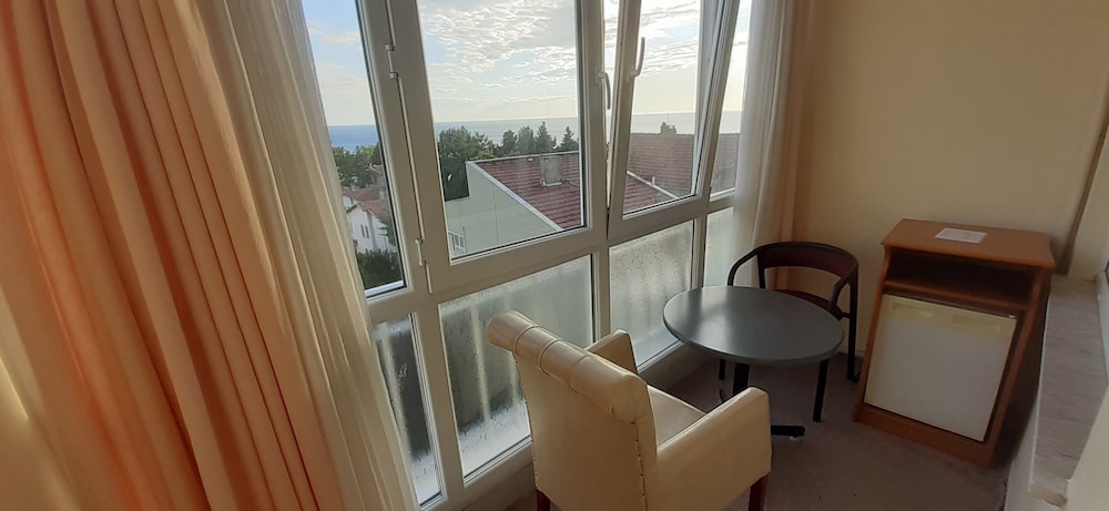 Sancak Hotel (52Km Away From Istanbul)