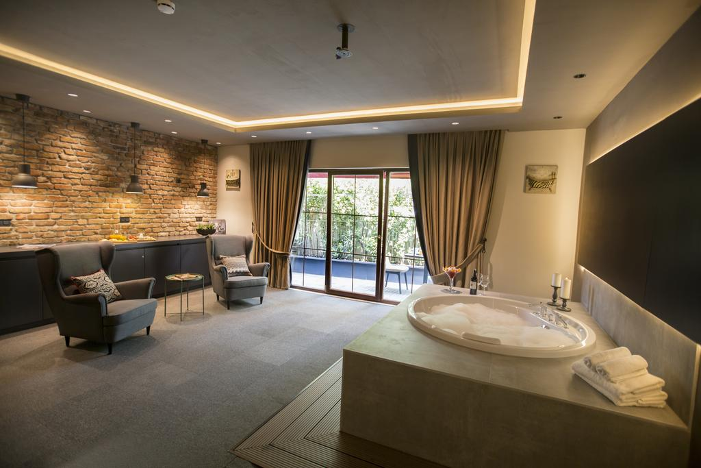 Cityloft 24 (also Known As Cityloft 24 Suites)