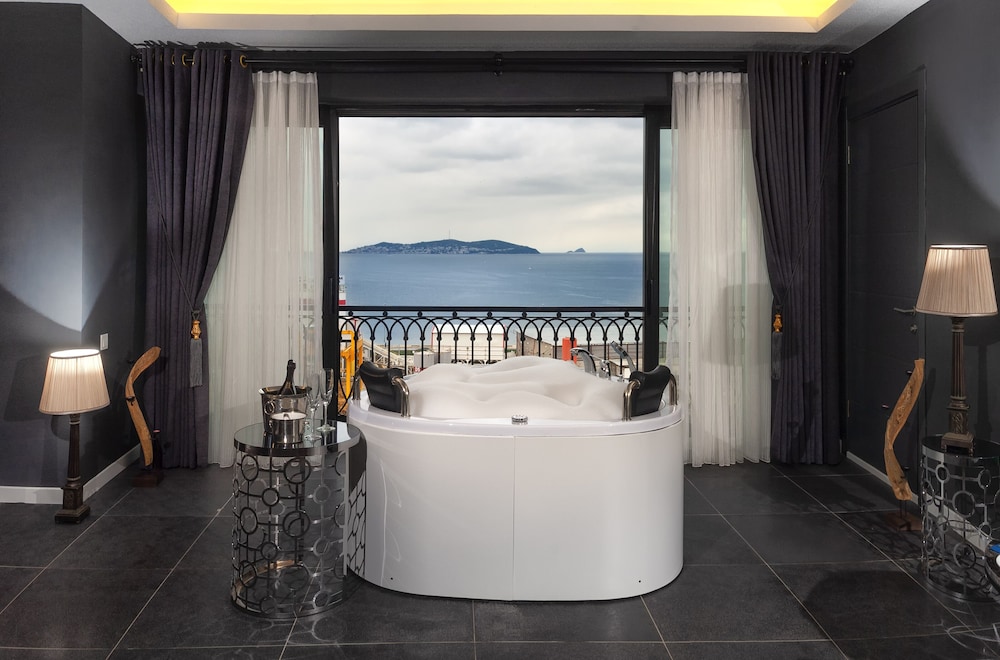 La Cielo Hotel Bostanci(also Known As La Cielo Suites Bostanci)(21km Away From Istanbul)