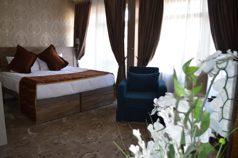 Avalon Hotel