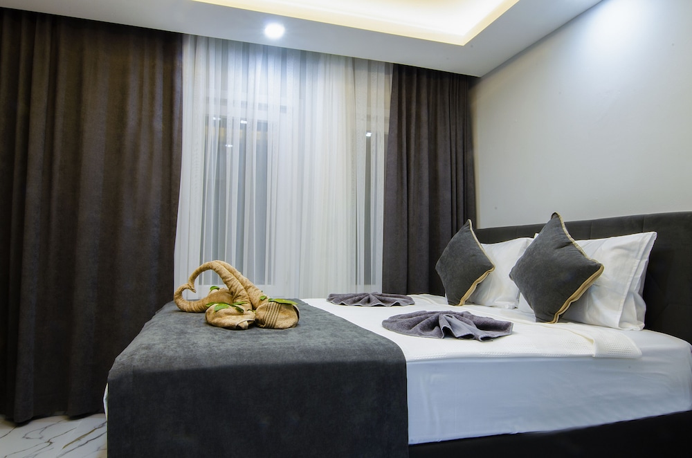 Roxapart Hotel (58 Km Away From Antalya)