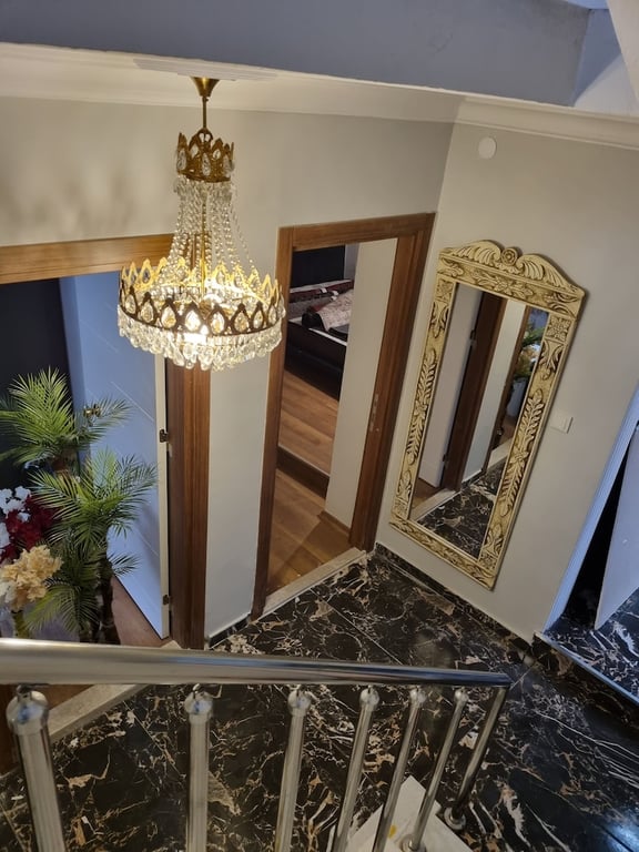 8 Rooms House (the Front Desk Is Open Daily From 9:00 Am 10:30 Pm)