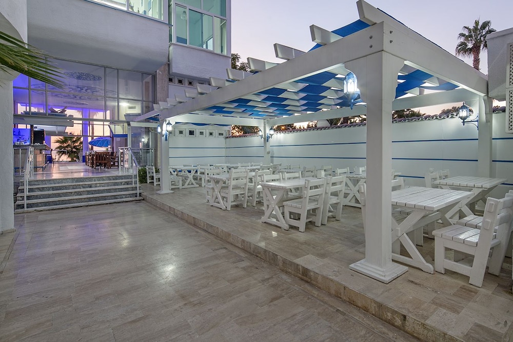 Viking Beach Hotel(47Km Away From Antalya)