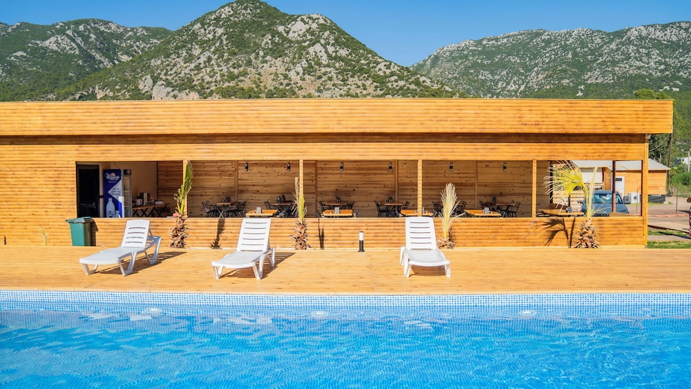 Araz Wooden Concept (91 Km Away From Antalya)