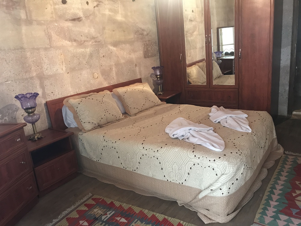 Old Greek House (The Front Desk Is Open Daily From 7:30 Am Midnight)