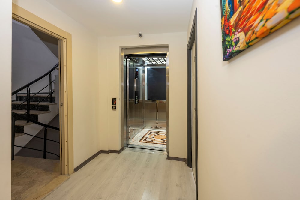 Glorİa Aİrport Hotel (36 Km Away From Istanbul)