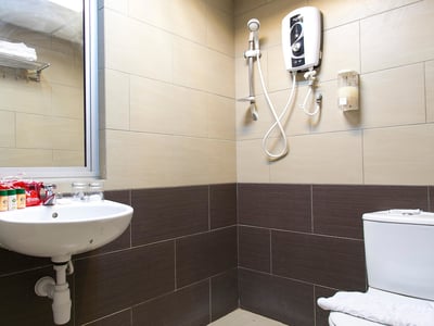 Oyo Rooms Jalan Pasar Pudu (no Front Desk Need To Contact Property 5 Days In Advance)
