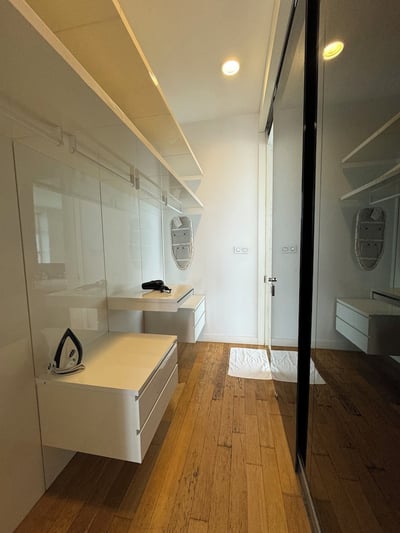 Klcc Beyond Hospitality Suites Platinum(no Front Desk Contact The 5 Days In Advance)