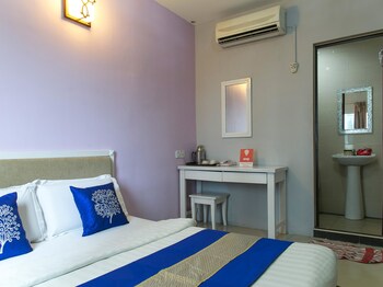 Oyo Rooms Bandar Manjalara (no Front Desk Need To Contact Property 5 Days In Advance)