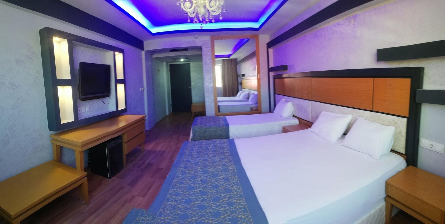 Unaten Otel