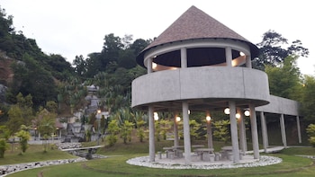 New And Classic Homestay 2 Storey House (no Front Desk Please Contact The Property 5 Days Before Your Arrival)