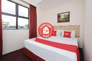 Oyo 89968 Sri Sutra Hotel