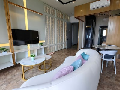 Expressionz Suites By Emily In Town(no Front Desk Contact The 5 Days In Advance)