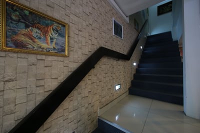 Lacomme Inn Hotel