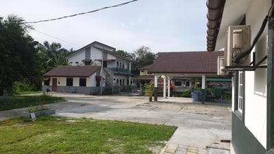 Mri Homestay Sg Buloh Studio Unit With Chargeable Private Pool(39km Away From Kuala Lumpur)(no Front Desk Please Contact The Pro