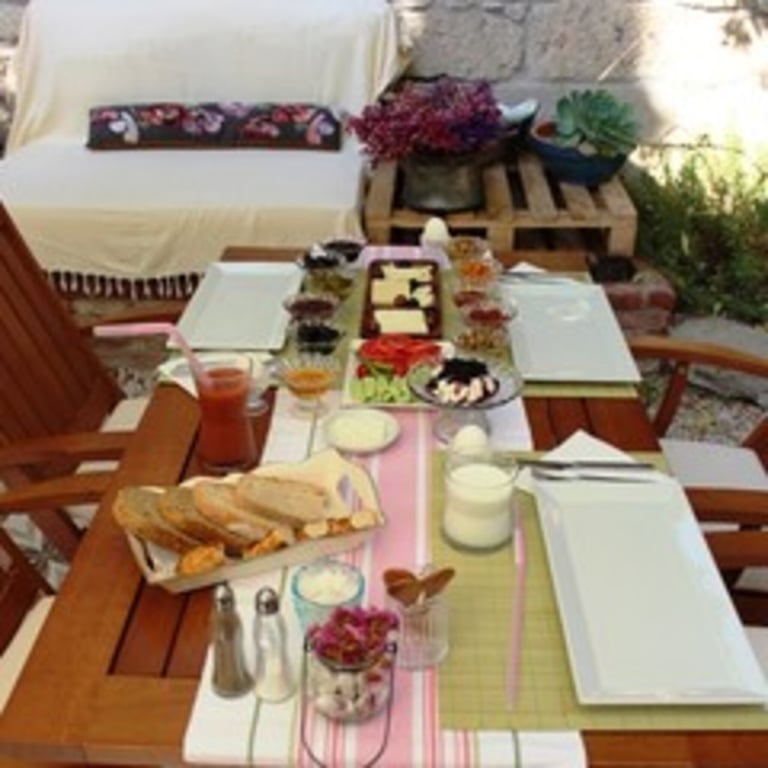 Lilyum Alaçatı Taş Ev