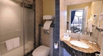 Mira Hotel
