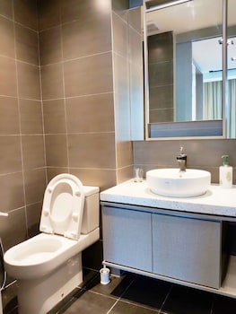 Expressionz Professional Suites By Hostastay (no Front Desk Please Contact The Property 5 Days Before Your Arrival)
